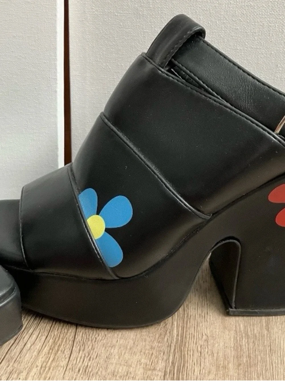 Lamoda black platform